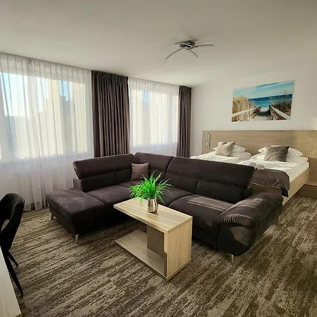 Crystal מלון קושיצה