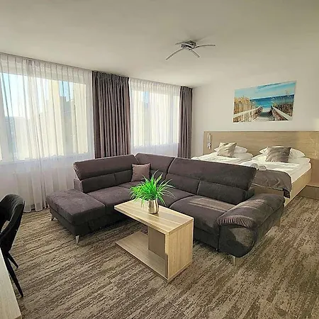 Crystal Hotel 3*