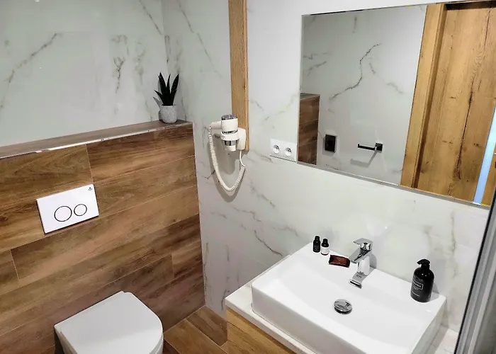 Crystal Szálloda 3*